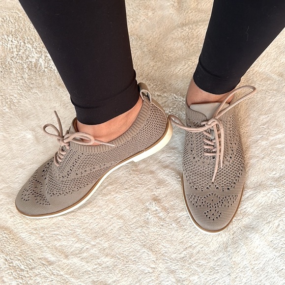 EUROSOFT Virida Perforated Knit Oxford Sneakers - Picture 2 of 11